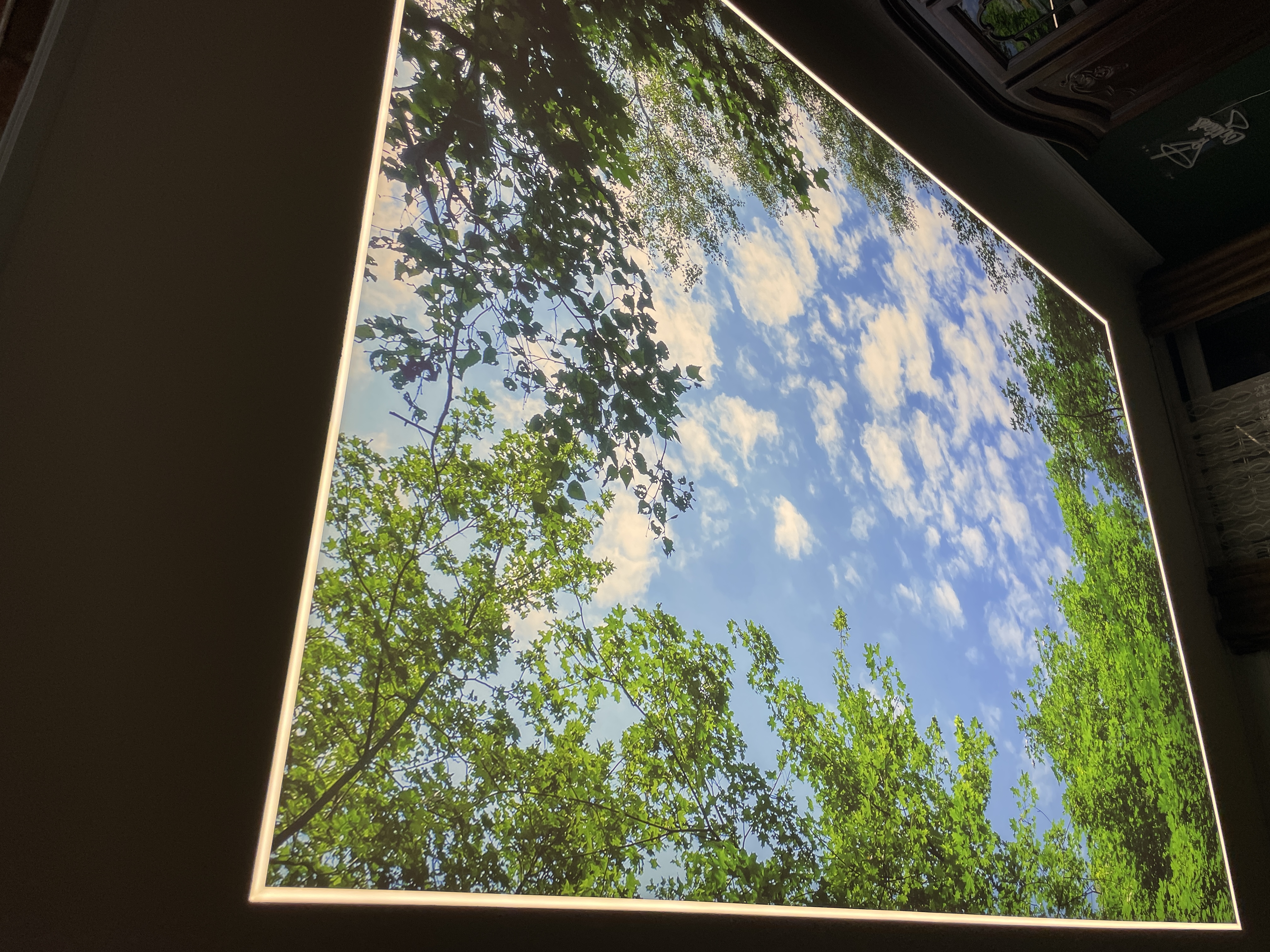 Sufit napinany w sypialni 10 m2