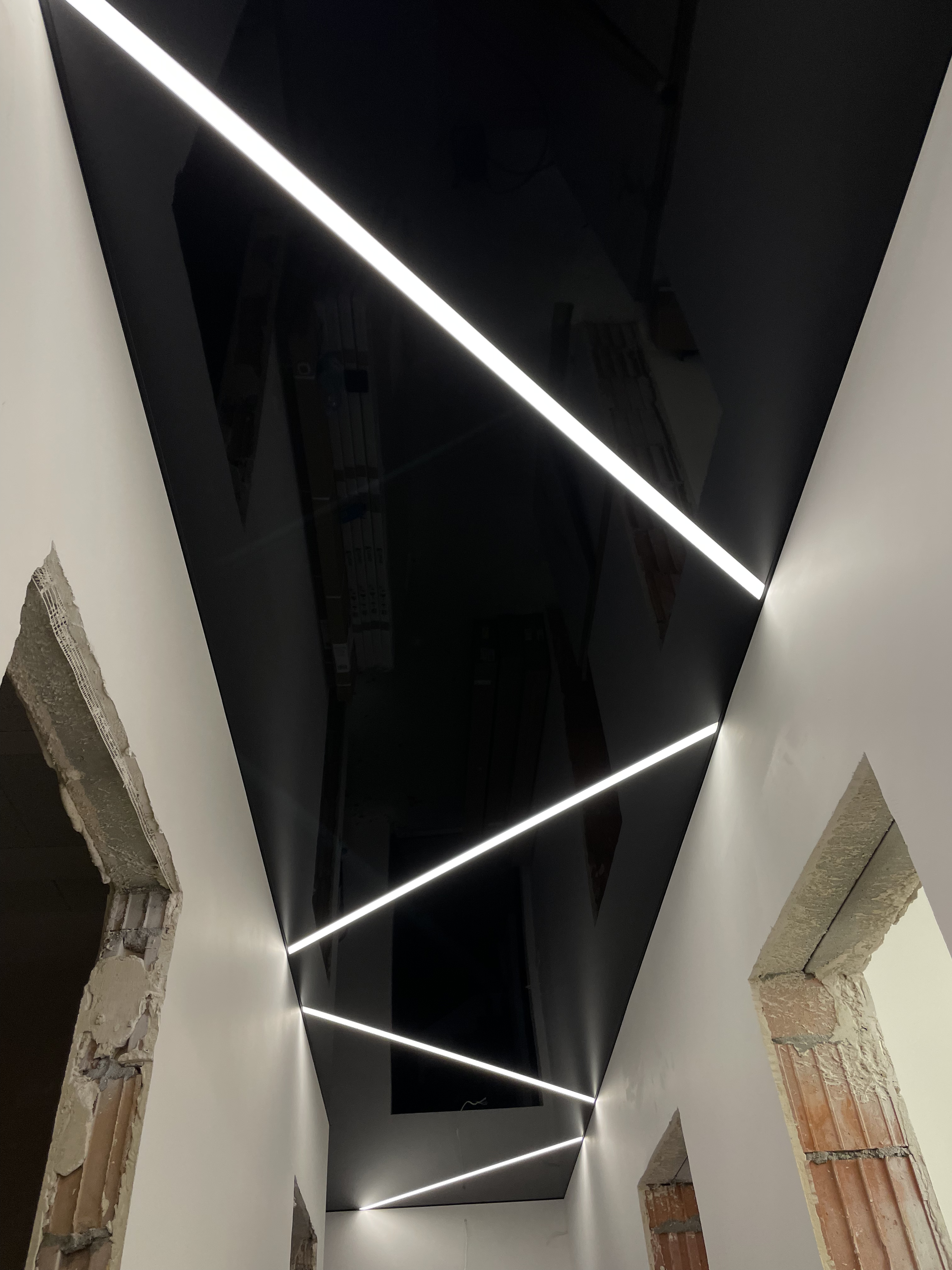 Sufit napinany w korytarzu 12 m2